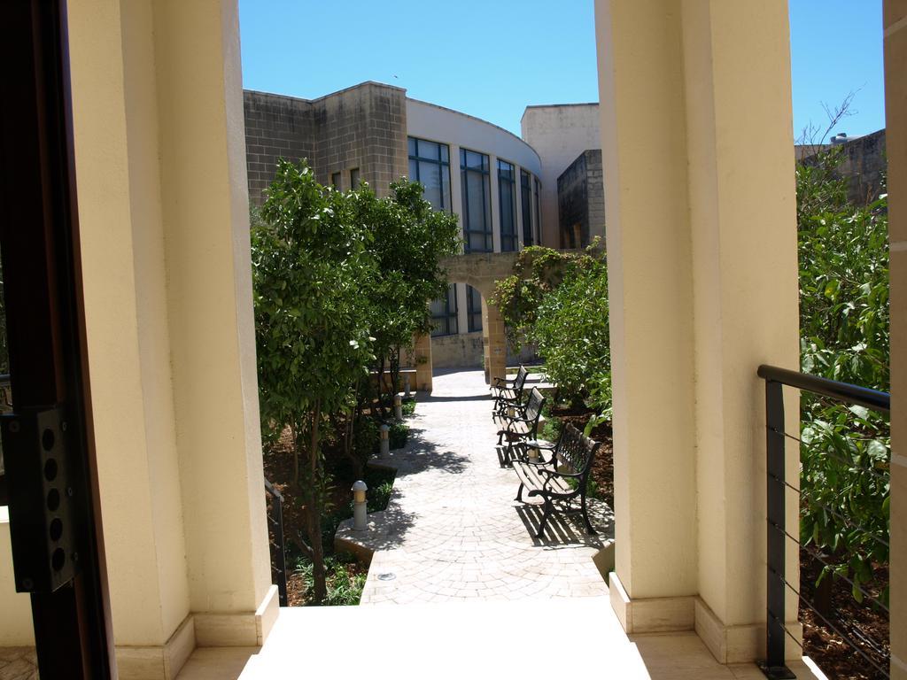 Rivotorto Retreat House Hotel Birkirkara Exterior photo